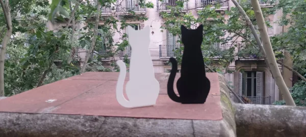 Silueta de Gato Decorativa en Acero | Blanco o Negro - Diseño Minimalista