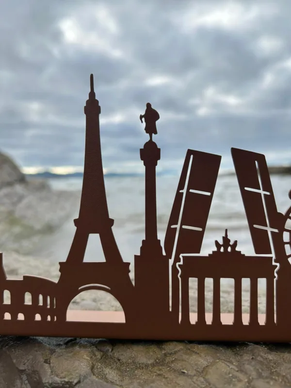 Skyline Europa Decoración: La Esencia del Continente en una Pieza Única