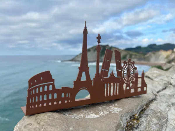 Skyline Europa Decoración: La Esencia del Continente en una Pieza Única